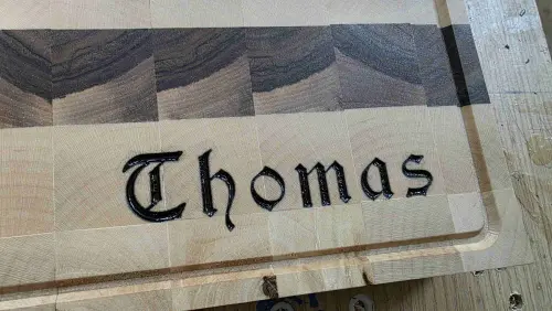 Lasergravuren und Gravuren auf Holz